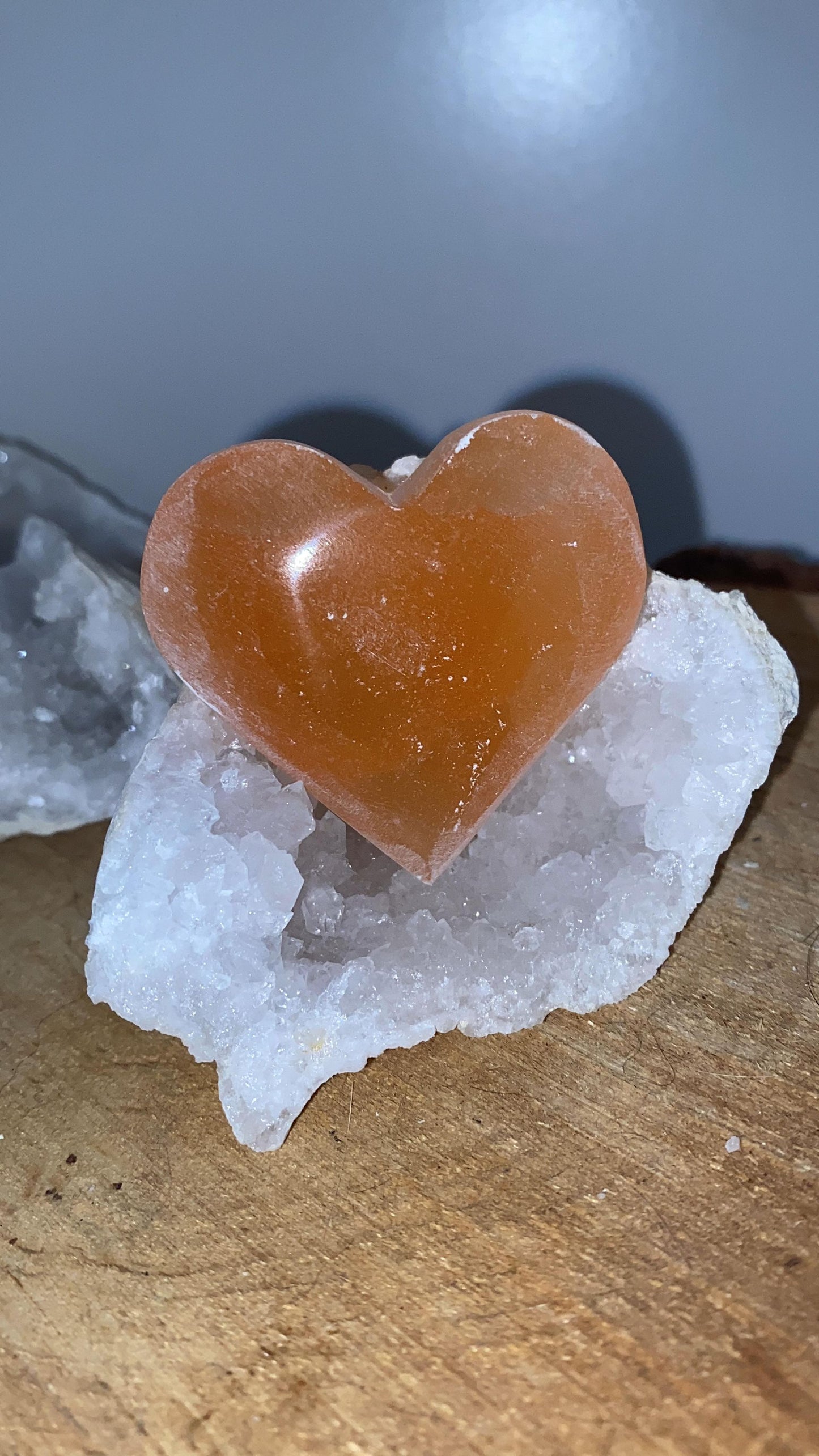 Galet cœur Sélénite orange