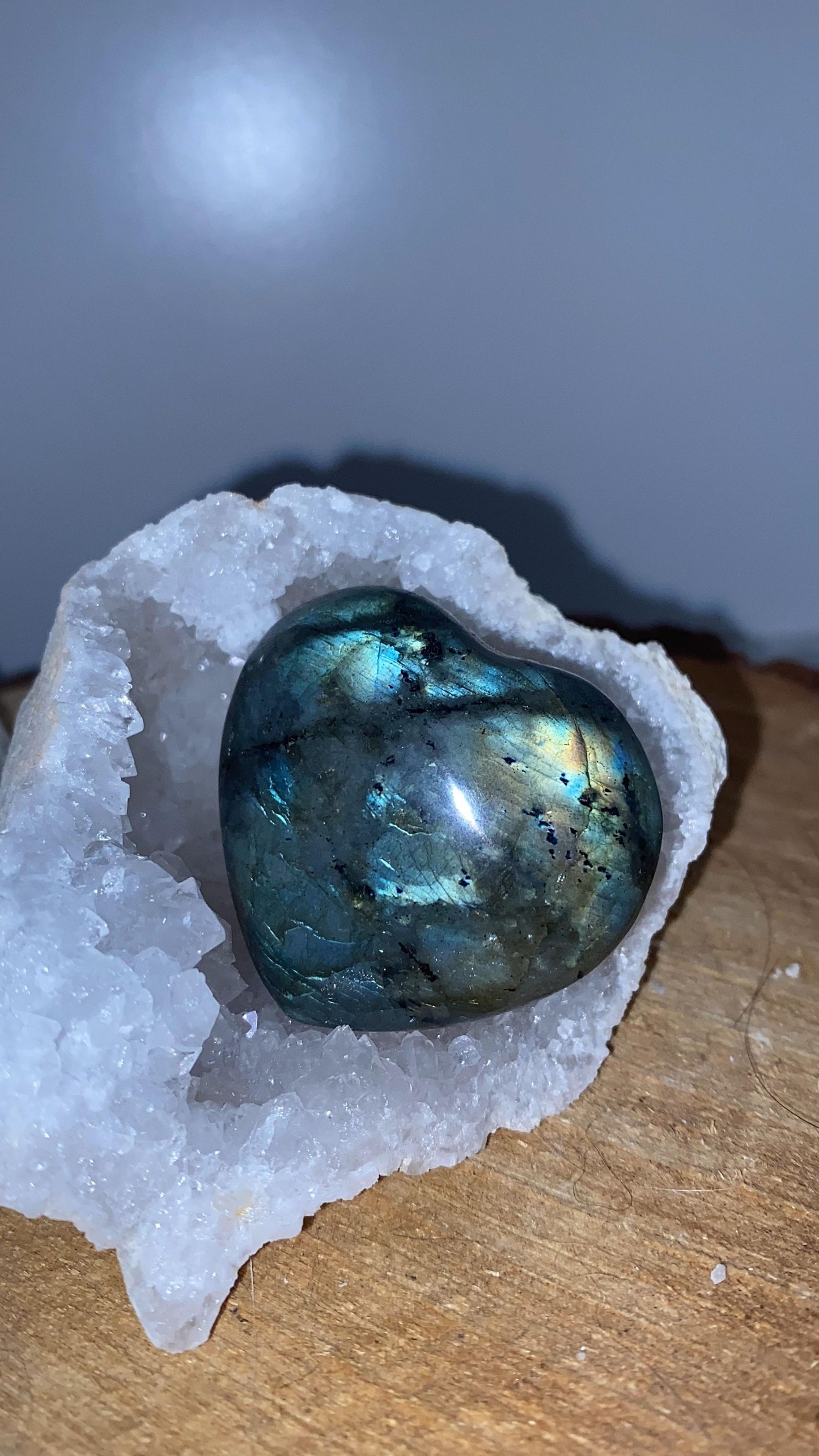 Galet coeur labradorite